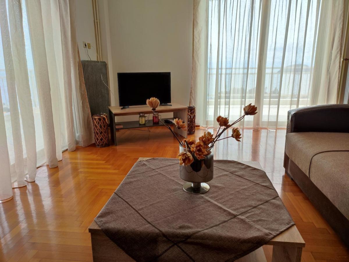Thea Court Clio & Erato Apartments Palaiontsiflikion Exterior foto